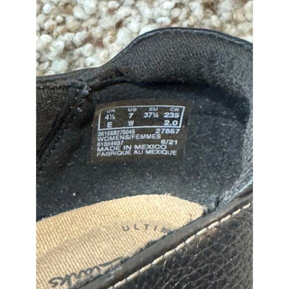 CLARKS Collection, black leather loafers, size 7 Wide - Picture 8 of 10